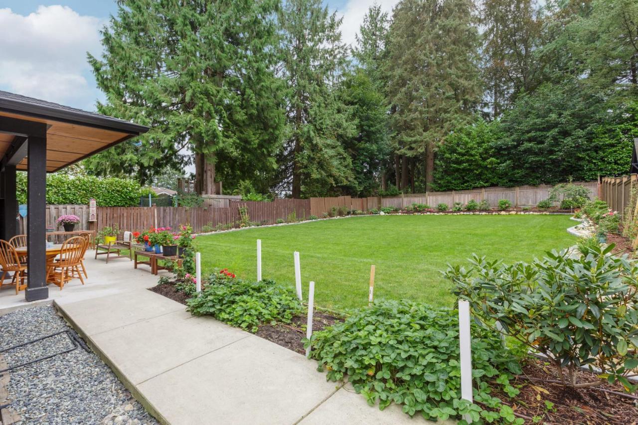 Tastefully Furnished And Newly Updated 2 Bd Central Lynn Valley North Vancouver Villa Exteriör bild
