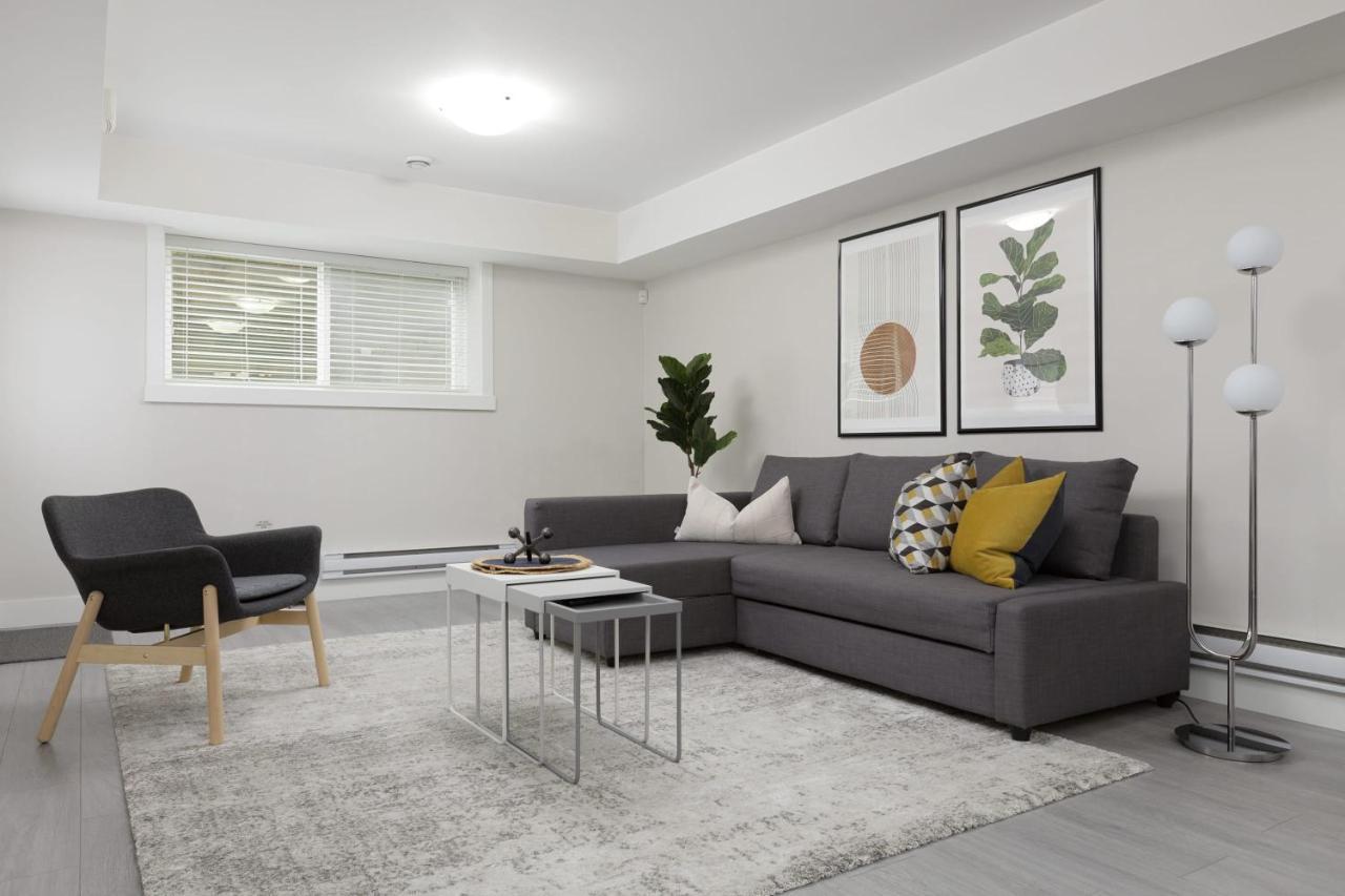 Tastefully Furnished And Newly Updated 2 Bd Central Lynn Valley North Vancouver Villa Exteriör bild