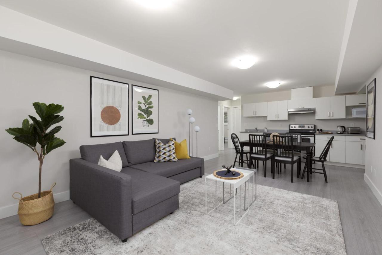 Tastefully Furnished And Newly Updated 2 Bd Central Lynn Valley North Vancouver Villa Exteriör bild
