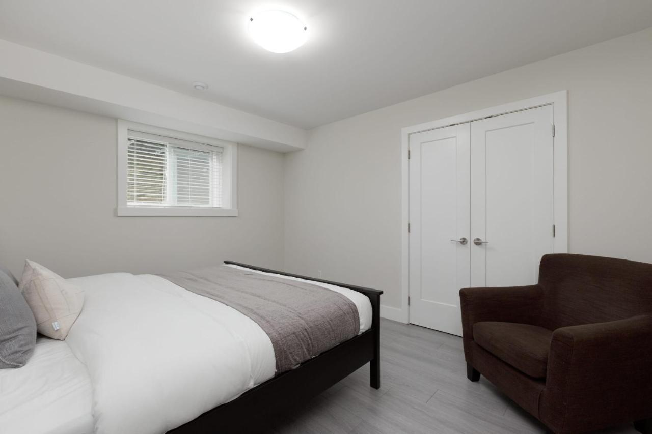 Tastefully Furnished And Newly Updated 2 Bd Central Lynn Valley North Vancouver Villa Exteriör bild