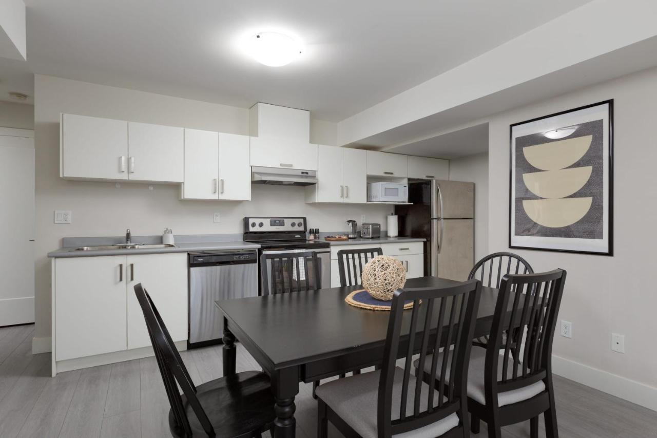 Tastefully Furnished And Newly Updated 2 Bd Central Lynn Valley North Vancouver Villa Exteriör bild