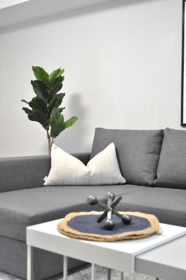 Tastefully Furnished And Newly Updated 2 Bd Central Lynn Valley North Vancouver Villa Exteriör bild